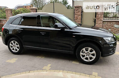 Внедорожник / Кроссовер Audi Q5 2010 в Тернополе