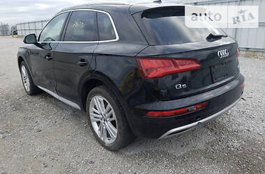 Позашляховик / Кросовер Audi Q5 2018 в 