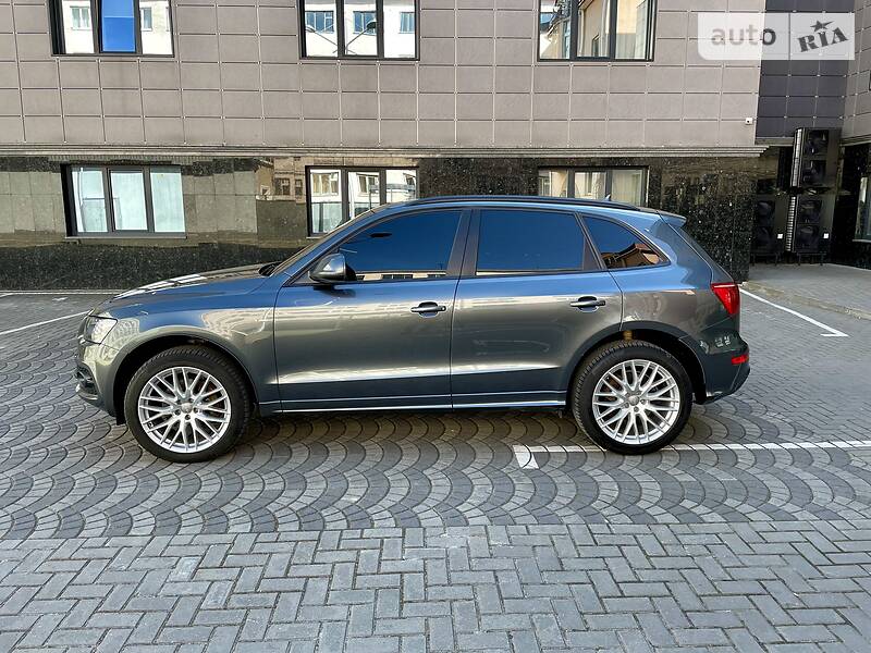 Позашляховик / Кросовер Audi Q5 2012 в Луцьку