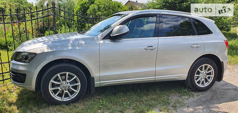Внедорожник / Кроссовер Audi Q5 2010 в Полонном