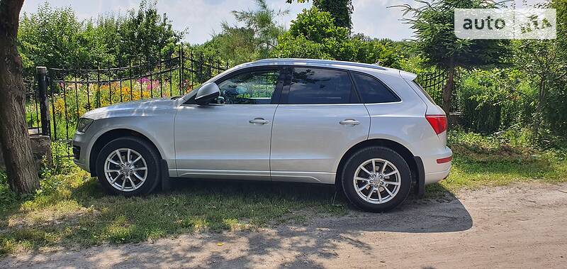 Внедорожник / Кроссовер Audi Q5 2010 в Полонном