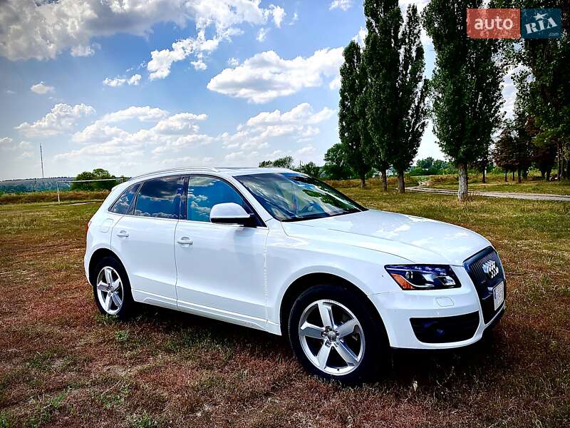 Позашляховик / Кросовер Audi Q5 2011 в Куп'янську