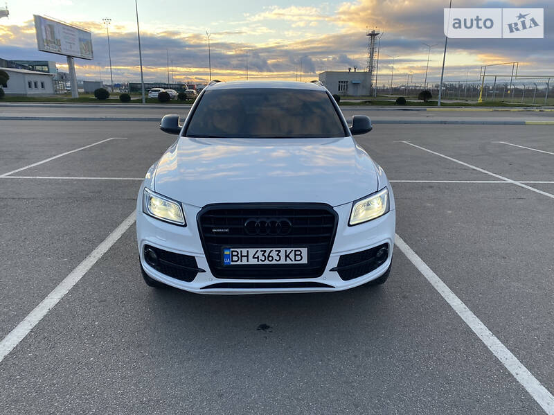 Позашляховик / Кросовер Audi Q5 2013 в 