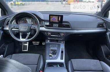 Позашляховик / Кросовер Audi Q5 2018 в 