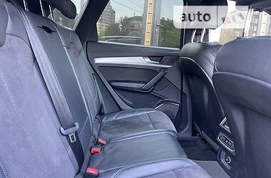 Позашляховик / Кросовер Audi Q5 2018 в 