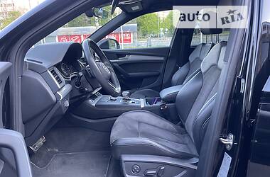 Позашляховик / Кросовер Audi Q5 2018 в 