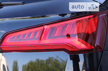Внедорожник / Кроссовер Audi Q5 2017 в 