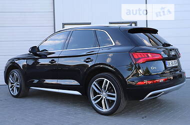 Внедорожник / Кроссовер Audi Q5 2017 в 