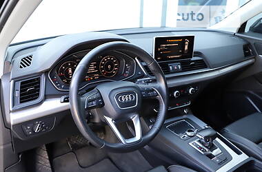 Внедорожник / Кроссовер Audi Q5 2017 в 