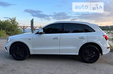 Внедорожник / Кроссовер Audi Q5 2016 в 