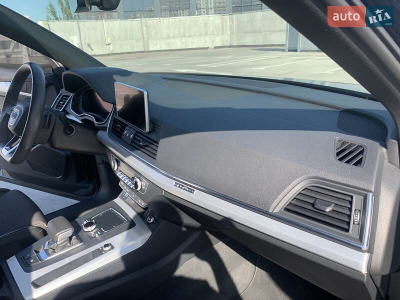 Позашляховик / Кросовер Audi Q5 2019 в Києві