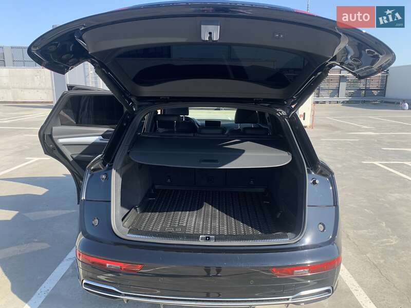 Позашляховик / Кросовер Audi Q5 2019 в Києві