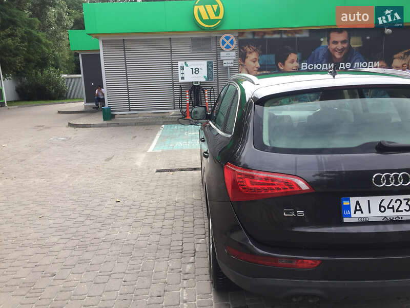 Внедорожник / Кроссовер Audi Q5 2011 в Киеве