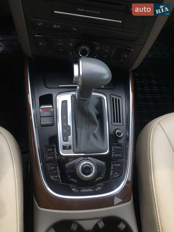 Внедорожник / Кроссовер Audi Q5 2011 в Киеве