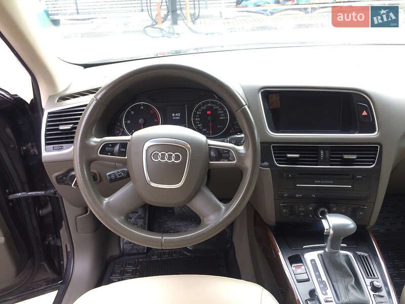 Внедорожник / Кроссовер Audi Q5 2011 в Киеве