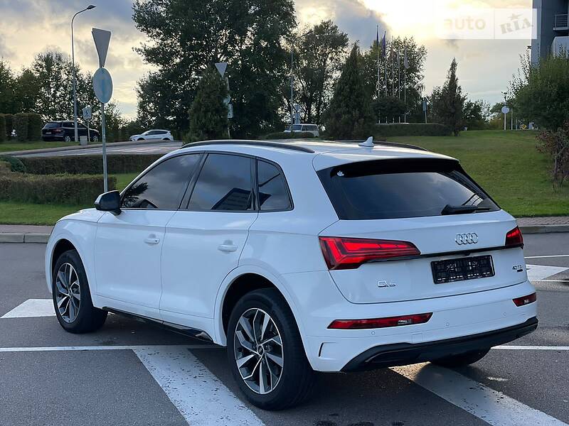 Позашляховик / Кросовер Audi Q5 2021 в Києві