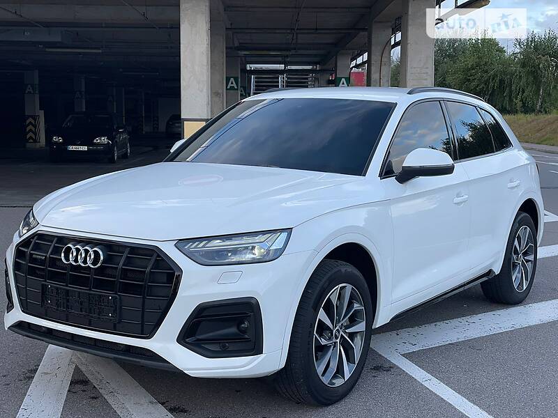 Позашляховик / Кросовер Audi Q5 2021 в Києві