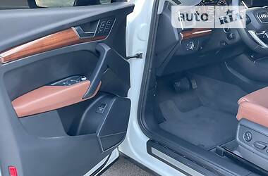 Внедорожник / Кроссовер Audi Q5 2021 в 