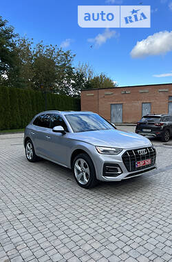 Позашляховик / Кросовер Audi Q5 2021 в 