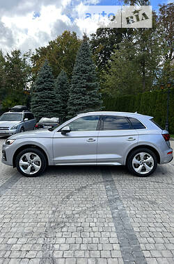 Позашляховик / Кросовер Audi Q5 2021 в 