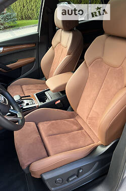Позашляховик / Кросовер Audi Q5 2021 в 