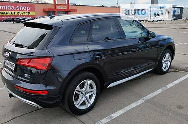 Позашляховик / Кросовер Audi Q5 2018 в Києві