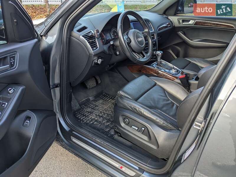 Внедорожник / Кроссовер Audi Q5 2015 в Киеве
