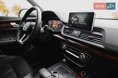 Внедорожник / Кроссовер Audi Q5 2018 в 