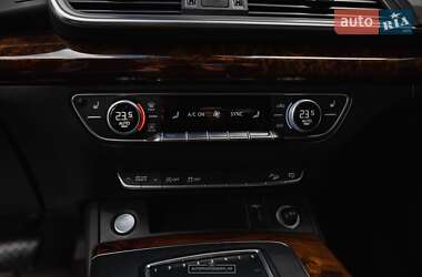 Внедорожник / Кроссовер Audi Q5 2018 в 