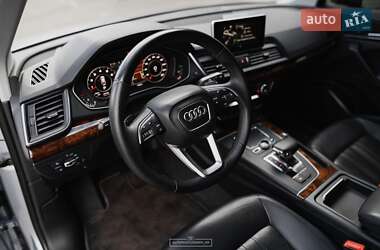Внедорожник / Кроссовер Audi Q5 2018 в 
