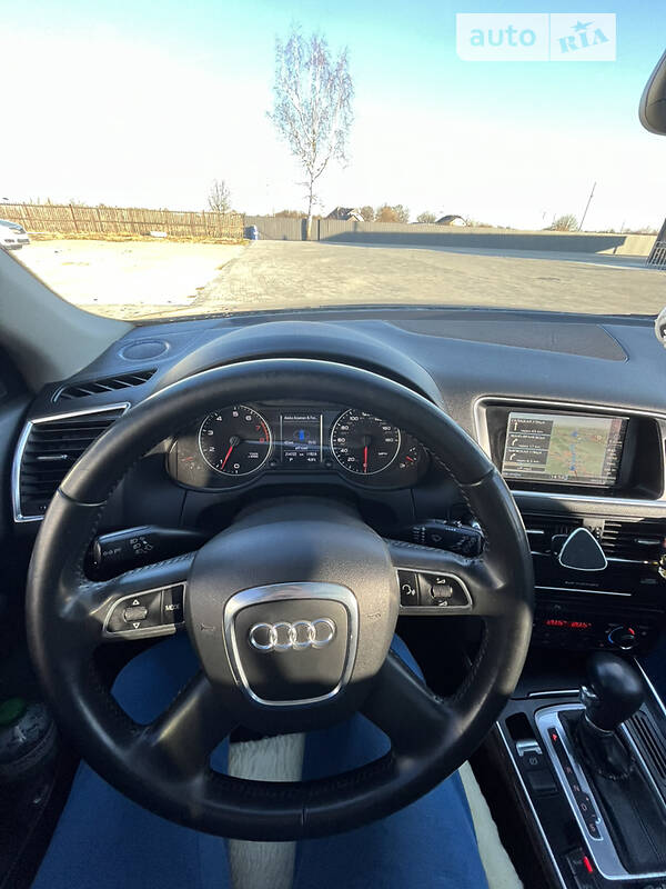 Внедорожник / Кроссовер Audi Q5 2010 в Калуше