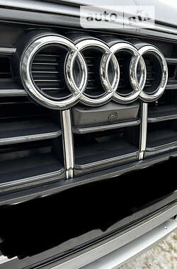 Позашляховик / Кросовер Audi Q5 2021 в 