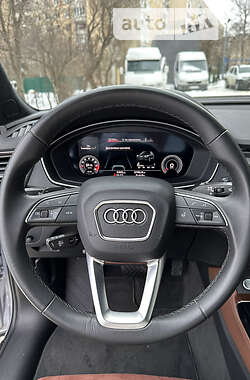 Позашляховик / Кросовер Audi Q5 2021 в 
