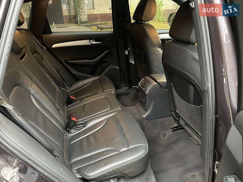 Внедорожник / Кроссовер Audi Q5 2010 в Одессе