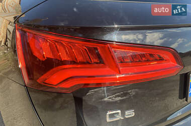 Внедорожник / Кроссовер Audi Q5 2018 в 