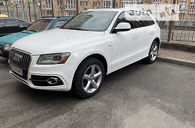 Внедорожник / Кроссовер Audi Q5 2016 в 