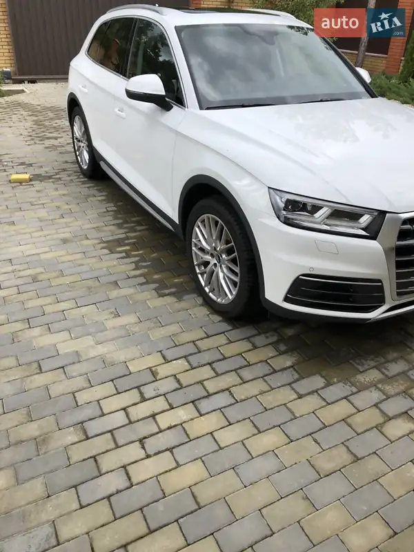 Позашляховик / Кросовер Audi Q5 2017 в 