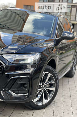 Внедорожник / Кроссовер Audi Q5 2020 в 