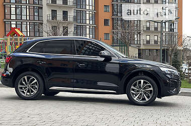 Внедорожник / Кроссовер Audi Q5 2020 в 