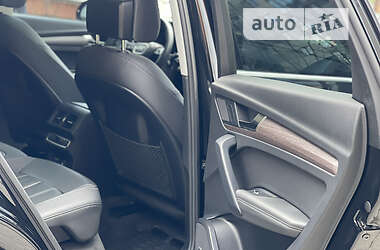 Внедорожник / Кроссовер Audi Q5 2020 в 
