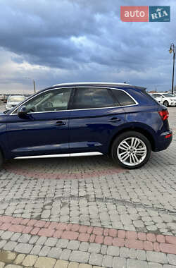 Внедорожник / Кроссовер Audi Q5 2017 в 