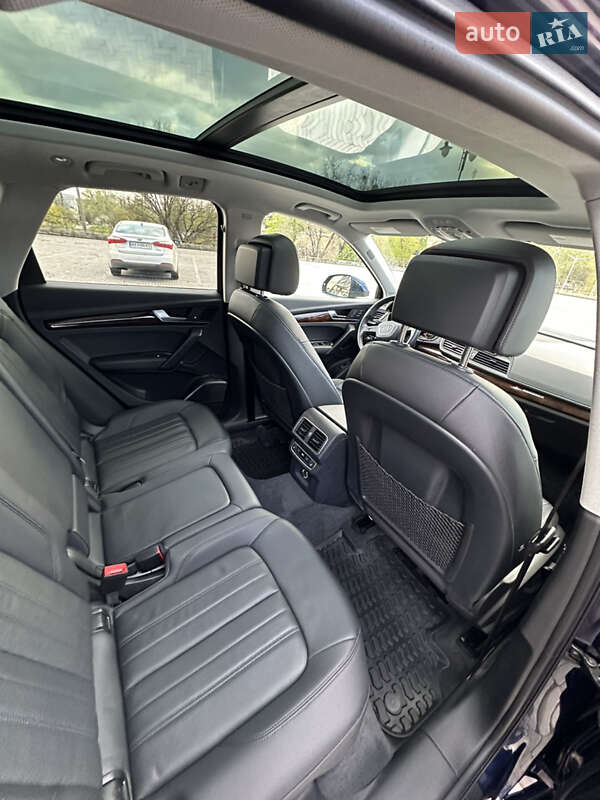 Внедорожник / Кроссовер Audi Q5 2017 в Харькове