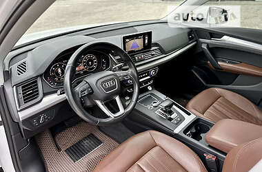 Внедорожник / Кроссовер Audi Q5 2018 в 
