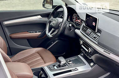 Внедорожник / Кроссовер Audi Q5 2018 в 