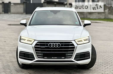 Внедорожник / Кроссовер Audi Q5 2018 в 