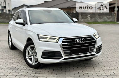 Внедорожник / Кроссовер Audi Q5 2018 в 
