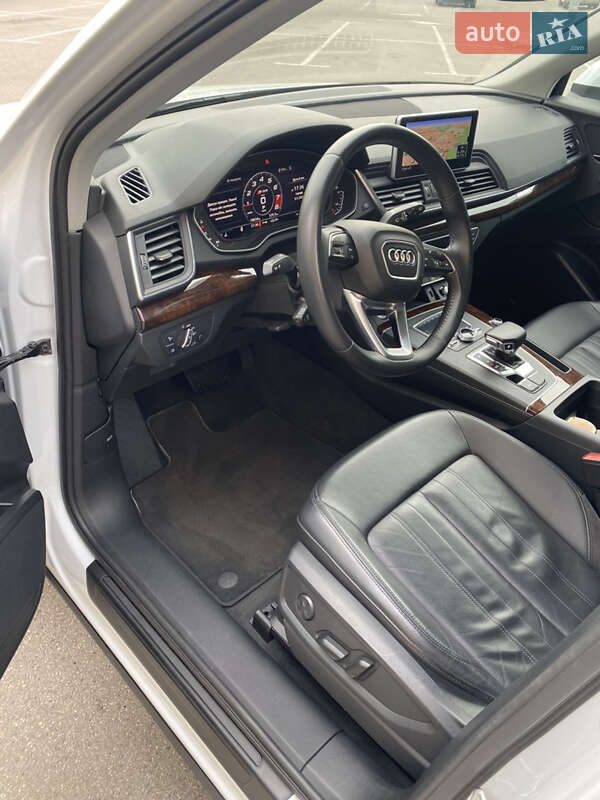 Внедорожник / Кроссовер Audi Q5 2019 в Киеве