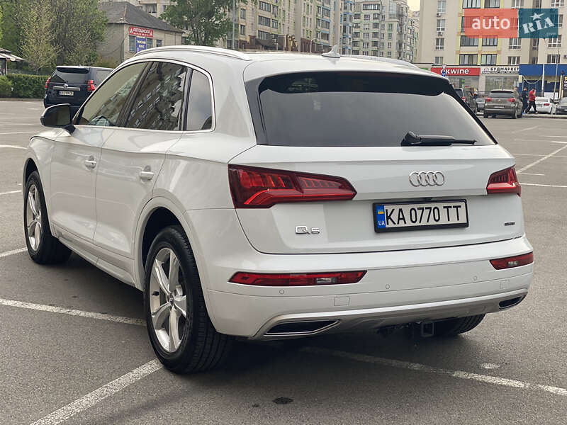 Внедорожник / Кроссовер Audi Q5 2019 в Киеве