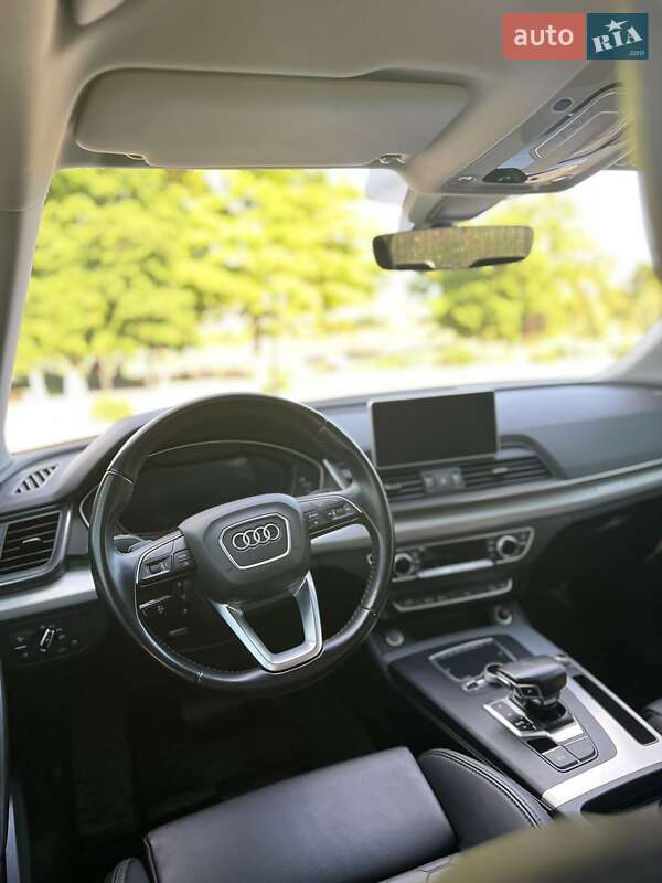 Внедорожник / Кроссовер Audi Q5 2017 в Одессе