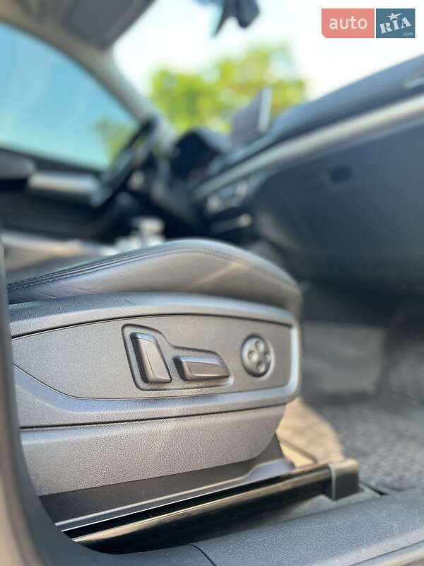 Внедорожник / Кроссовер Audi Q5 2017 в Одессе